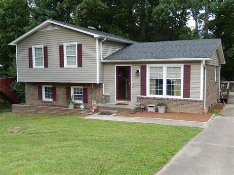 Houses for sale jamestown nc - Guilford County. High Point. High Point Real Estate Facts. Zillow has 44 photos of this $510,000 4 beds, 3 baths, -- sqft single family home located at 4652 Jamesford Dr, Jamestown, NC 27282 built in 1990. MLS #1127509.
